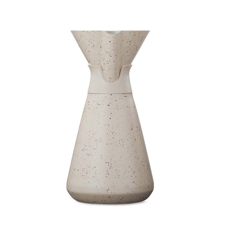 new-standard-carafe-t7 WebPDP-33oz_New_Standard_Carafe_Desert_Tan_Speckle_Studio__CAR1SVOS224_270.jpg