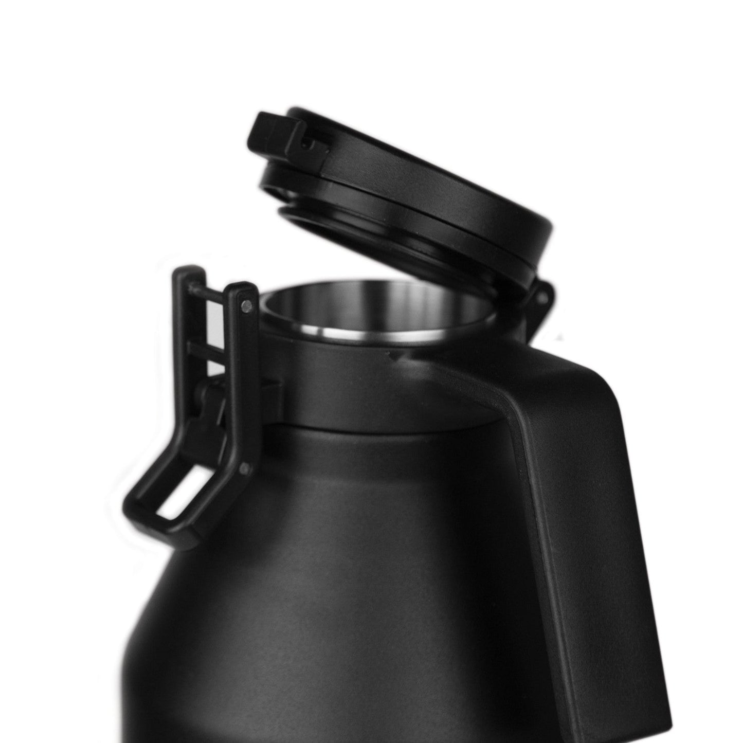 64oz-growler-d4 growlerdetail1_f7b2c86e-8bb8-40fc-b9ae-6f2e9d01276f__402220.jpg